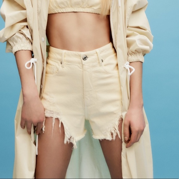 ZARA BNWT Denim Shorts - Picture 1 of 4